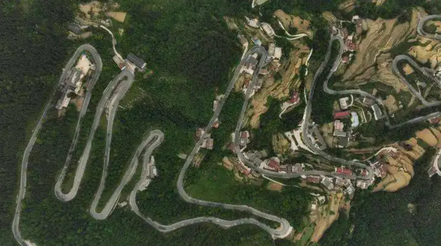 國務(wù)院實(shí)施扎實(shí)穩(wěn)住經(jīng)濟(jì)一攬子政策措施 加快推動交通基礎(chǔ)設(shè)施投資 加大對民航等紓困支持力度